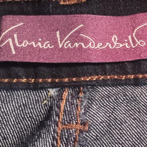 Gloria Vanderbilt Plus Size Jeans - Picture 5 of 6